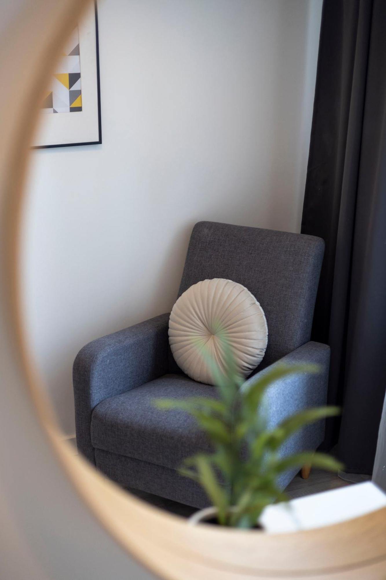 Apartment Super Cozy Next To The Eye *